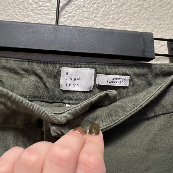 A New Day Straight Leg Pants Army Green Chino Stretch Mid-Rise Size 8 - Picture 6 of 9